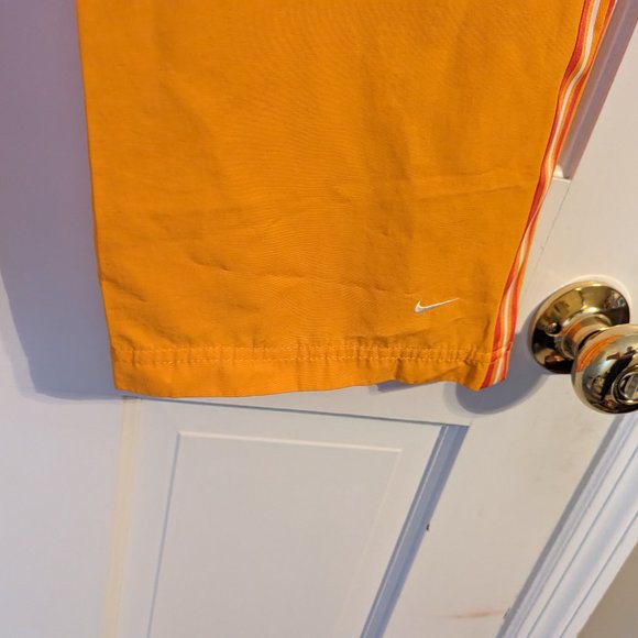Nike Dri-FIT Athletic Pants Bright Orange Capri Length Zip Pockets Ladies sz L - Picture 4 of 8